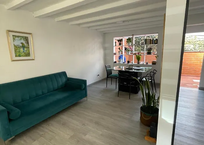 Hermosa Casa Via Al Nevado, Termales Del Otono, Cerca Al Bosque Complejo Deportivo Y Clinica, Sector San Marcel