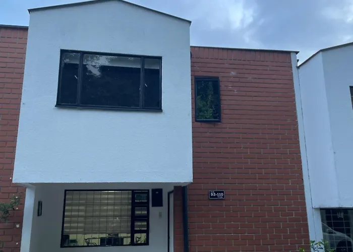 Hermosa Casa Via Al Nevado, Termales Del Otono, Cerca Al Bosque Complejo Deportivo Y Clinica, Sector San Marcel